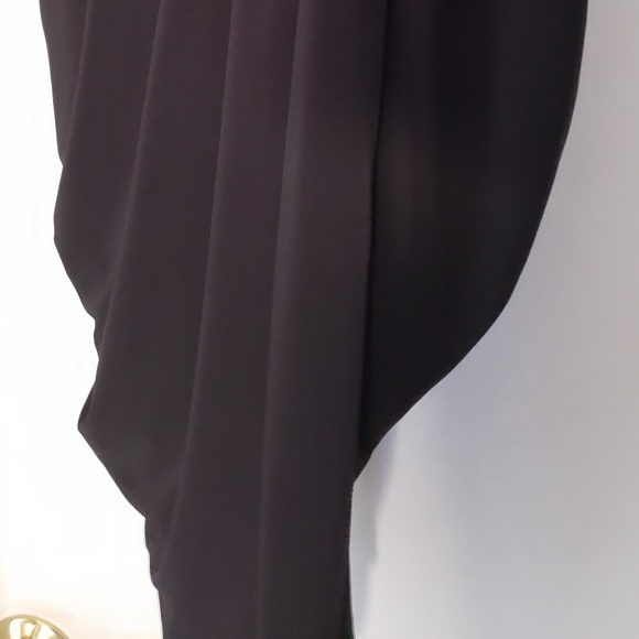 Asymmetrical Black/white Plunge Lace Dress - Picture 3 of 12